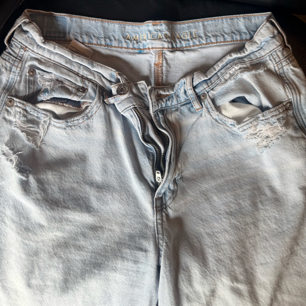 American Eagle Outfitters Women’s Light Wash Wide Leg Jeans